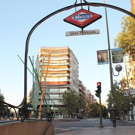 Hostal Arrate Madrid Bagian luar foto