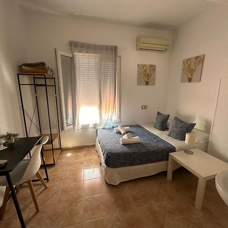 Hostal Arrate Madrid Bagian luar foto